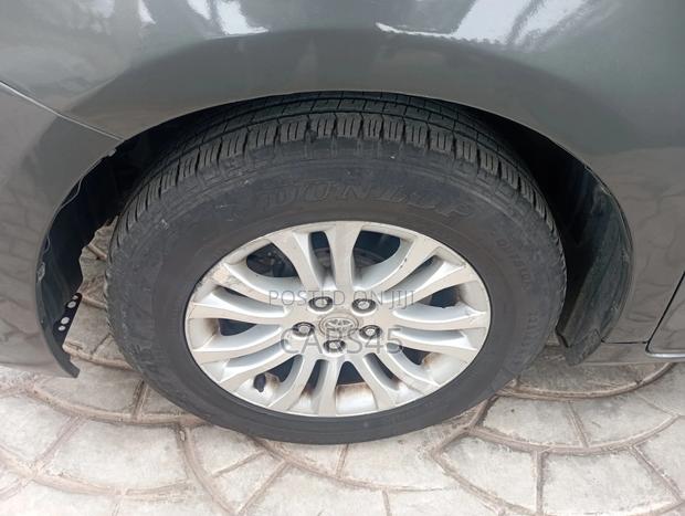 Toyota Sienna 2012 Gray