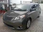 Toyota Sienna 2012 Gray for sale