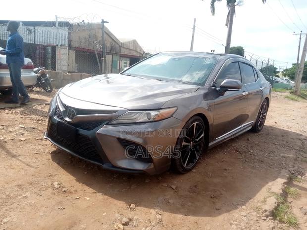 Toyota Camry 2019 Gray
