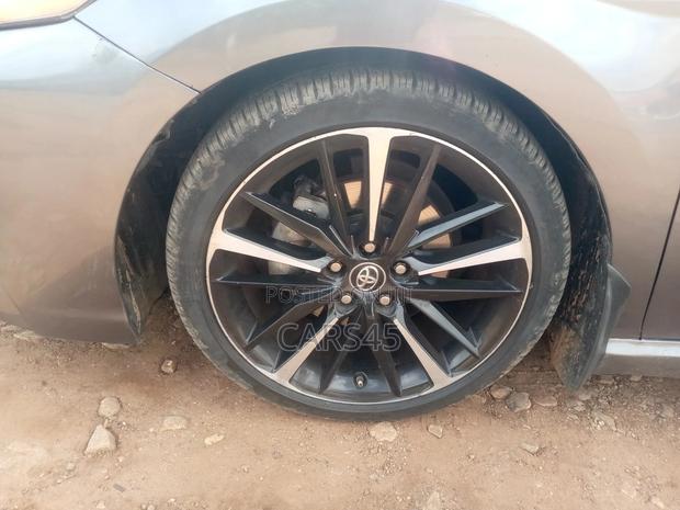 Toyota Camry 2019 Gray