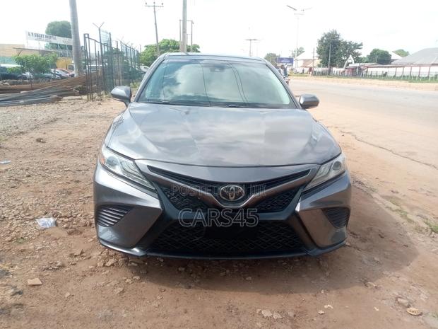 Toyota Camry 2019 Gray