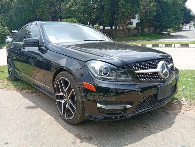 Mercedes-Benz C300 2013 Black
