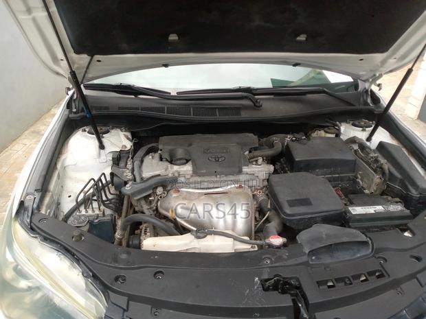 Toyota Camry SE 4dr Sedan (2.5L 4cyl 6A) 2016 White