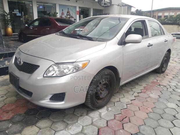 Toyota Corolla 2010 Silver