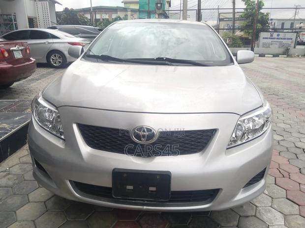 Toyota Corolla 2010 Silver