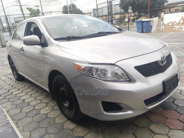 Toyota Corolla 2010 Silver