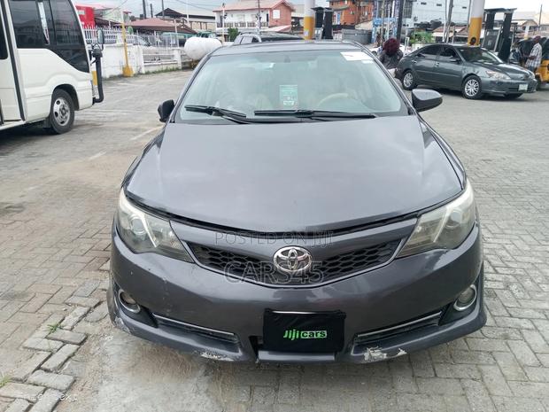 Toyota Camry 2012 Gray