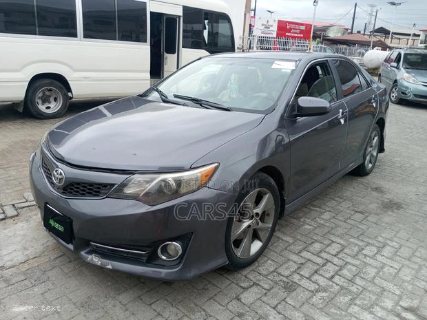 Toyota Camry 2012 Gray