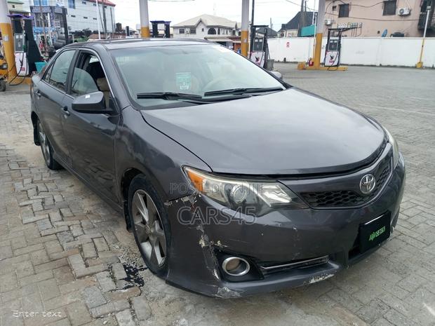 Toyota Camry 2012 Gray