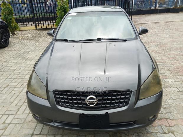 Nissan Altima 2005 Gray