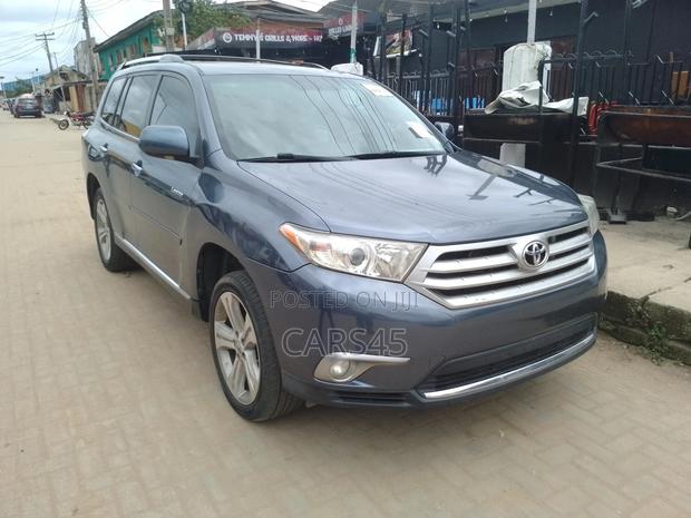 Toyota Highlander 2012 Blue