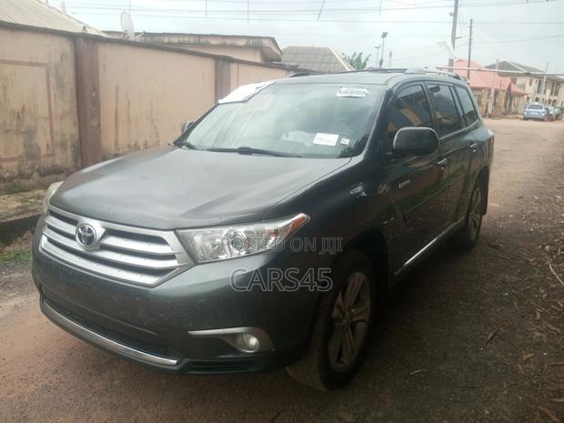 Toyota Highlander 3.5L 2WD 2013 Gray