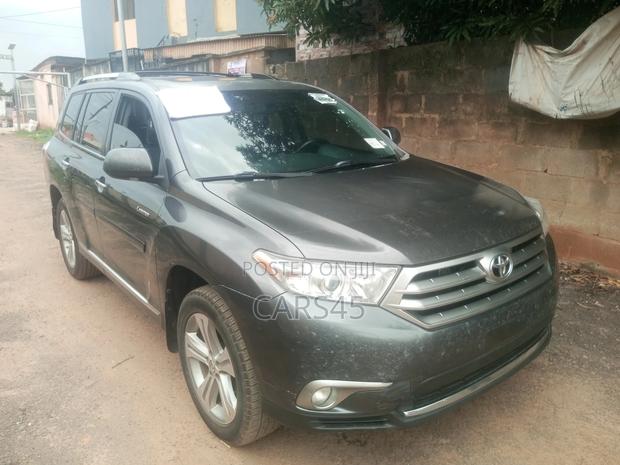 Toyota Highlander 3.5L 2WD 2013 Gray