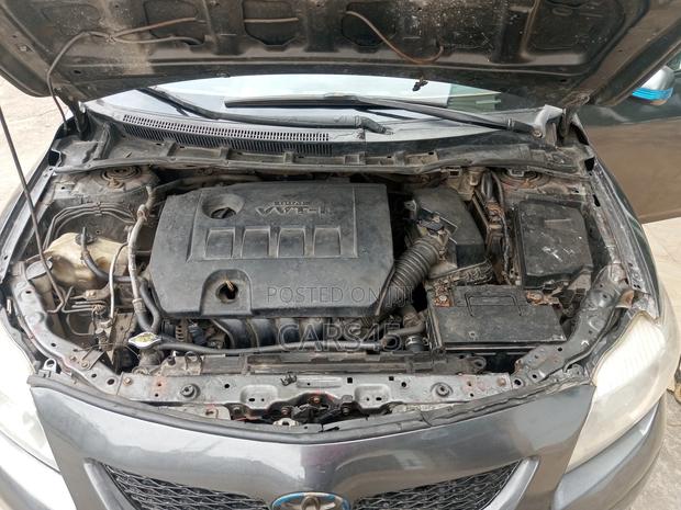 Toyota Corolla 2009 Gray