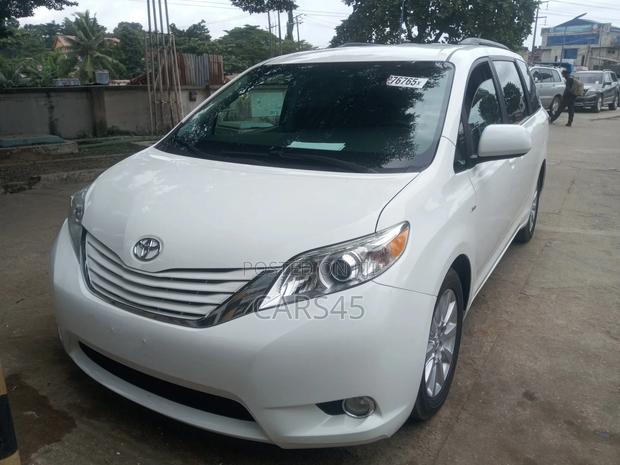 Toyota Sienna 2016 White