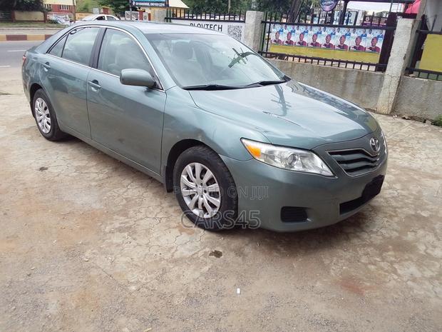 Toyota Camry 2010 Teal