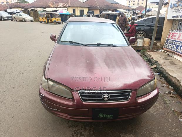 Toyota Camry 1998 Red