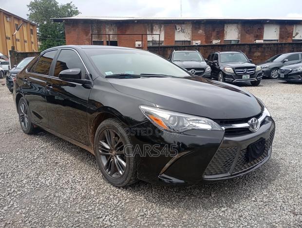Toyota Camry 2016 Black