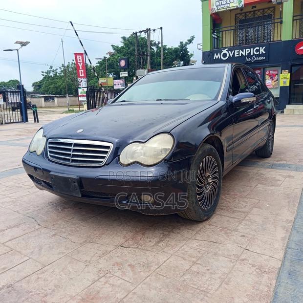 Mercedes-Benz CLS 2003 Red