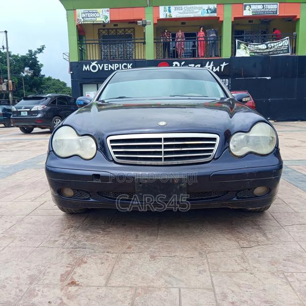 Mercedes-Benz CLS 2003 Red