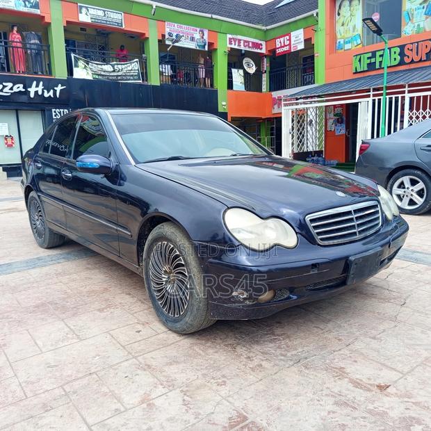 Mercedes-Benz CLS 2003 Red