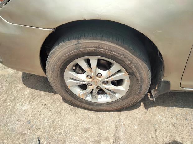 Toyota Camry 2004 Gold