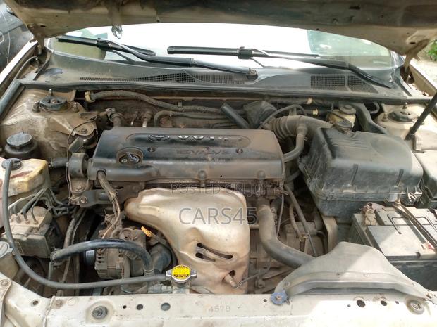 Toyota Camry LE 4dr Sedan (2.4L 4cyl 4A) 2004 Gold