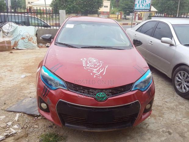 Toyota Corolla 2015 Red