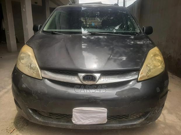 Toyota Sienna 2006 Gray