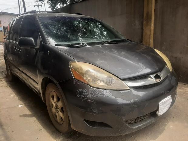 Toyota Sienna 2006 Gray