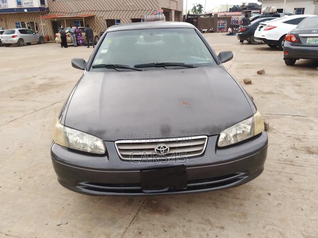 Toyota Camry 2001 Gray