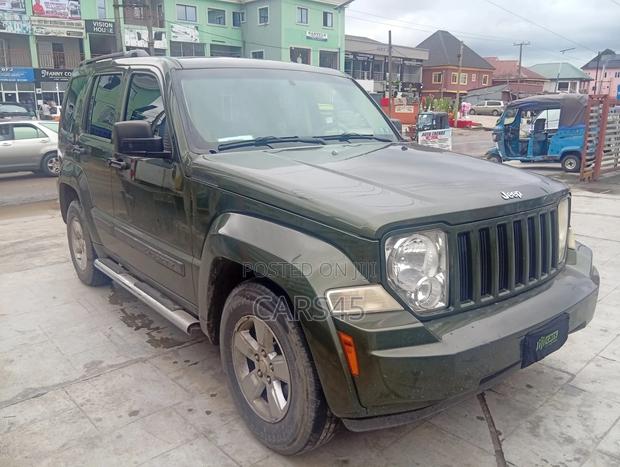 Jeep Liberty 2009 Green