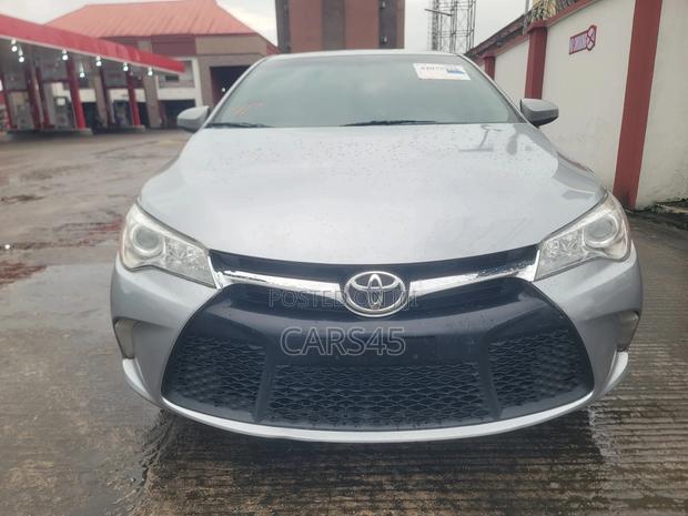 Toyota Camry 2015 Silver