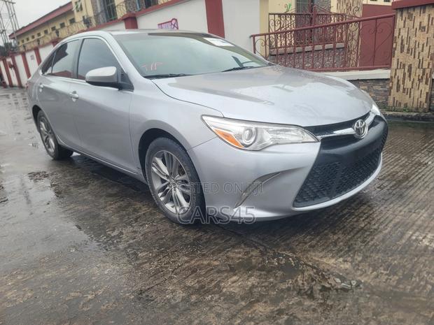 Toyota Camry 2015 Silver