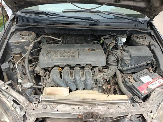 Toyota Corolla 2004 Gray