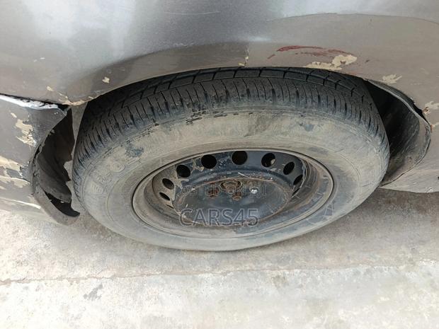 Toyota Corolla 2004 Gray