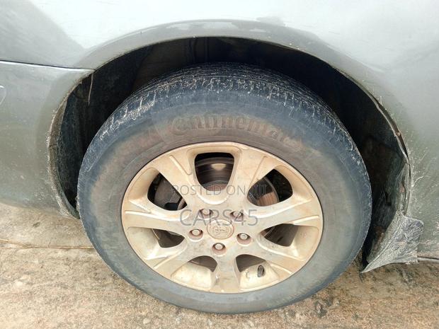 Toyota Camry 2004 Gray