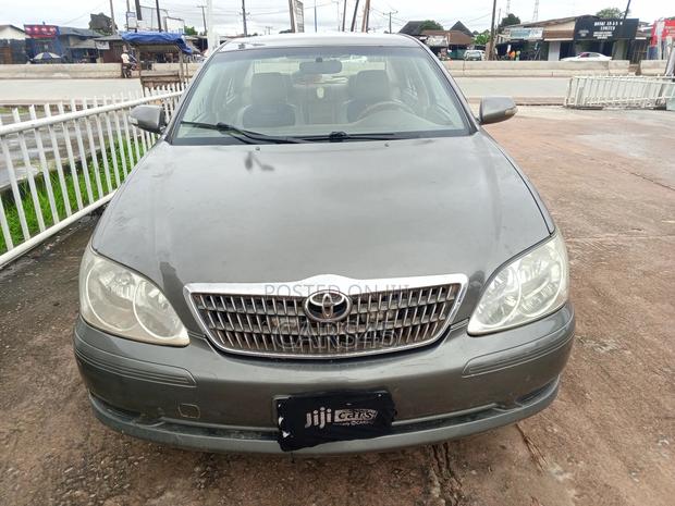 Toyota Camry 2004 Gray