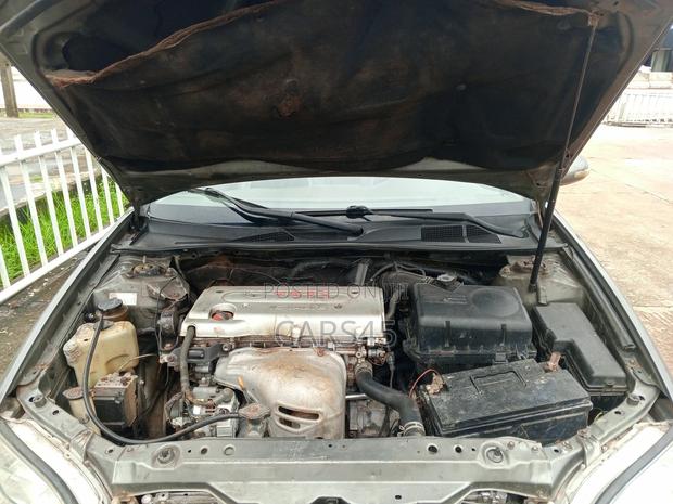 Toyota Camry 2004 Gray