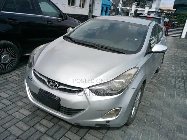 Hyundai Elantra 2012 Silver