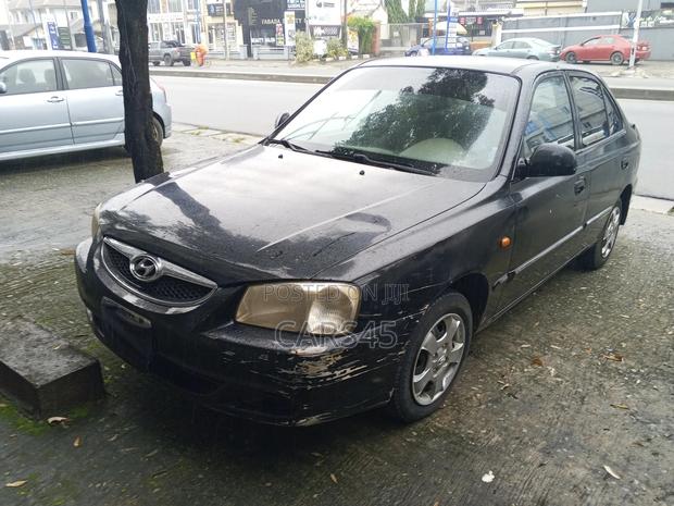 Hyundai Verna 2010 Black