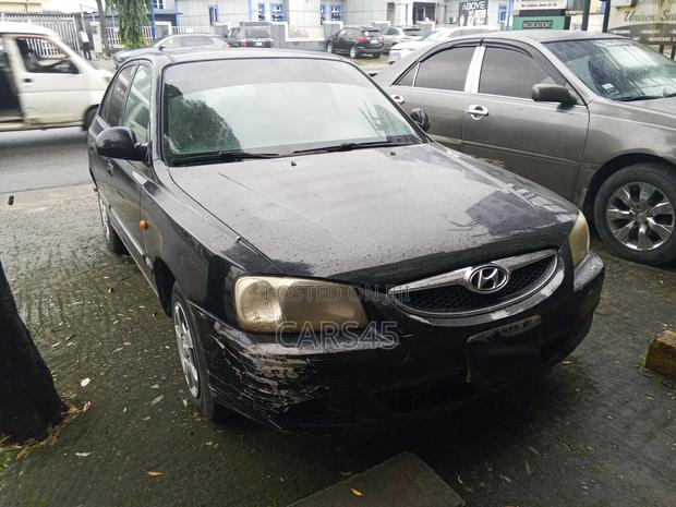 Hyundai Verna 2010 Black