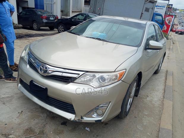 Toyota Camry 2013 Silver