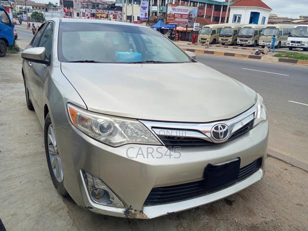 Toyota Camry 2013 Silver