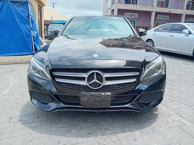 Mercedes-Benz C300 2015 Black