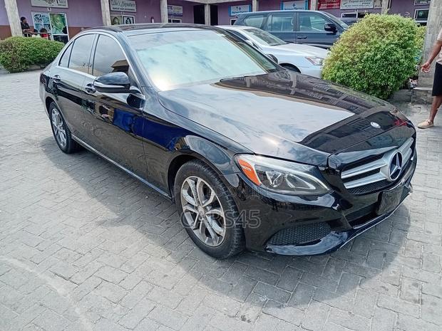 Mercedes-Benz C300 2015 Black