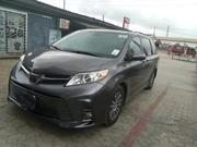 Toyota Sienna 2018 Gray for sale