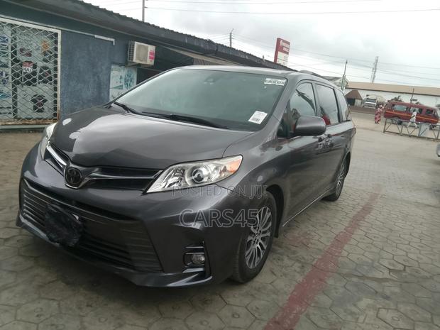 Toyota Sienna 2018 Gray