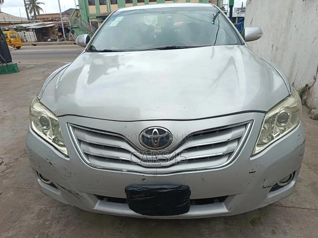 Toyota Camry 2009 Gray