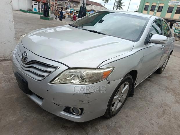 Toyota Camry 2009 Gray